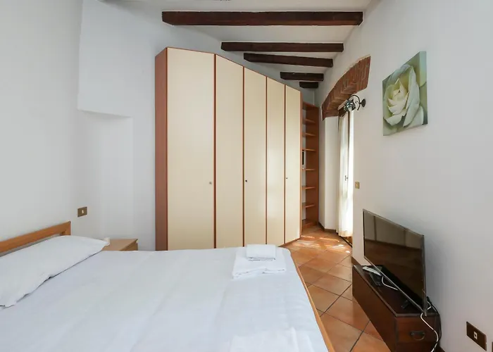 Youhosty - Porta Romana M3 *