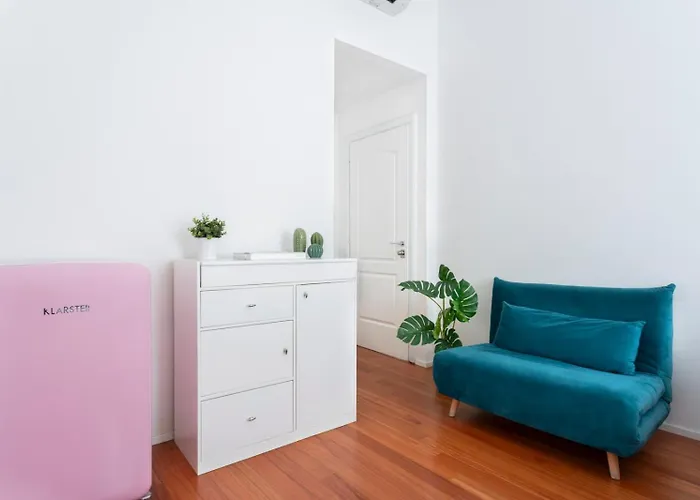 New! Lovely & Friendly In Center C