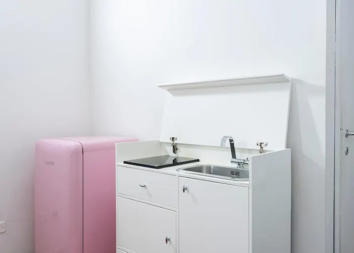 New! Lovely & Friendly In Center C