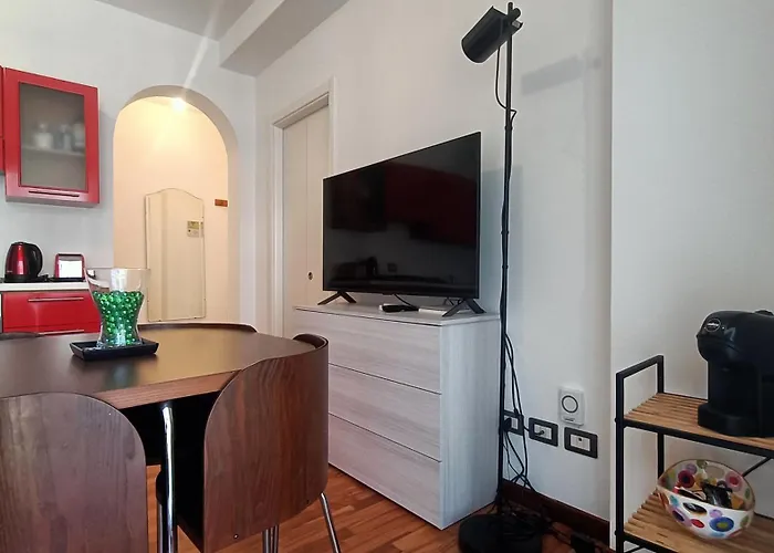 Sahi - Via Dei Ciclamini Mm1 Primaticcio, Stadio San Siro, Ospedale San Carlo 밀라노