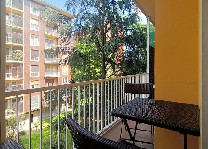 Sahi - Via Dei Ciclamini Mm1 Primaticcio, Stadio San Siro, Ospedale San Carlo 밀라노