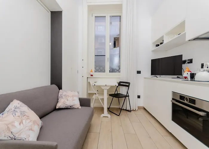 Small House Near The Station Milan