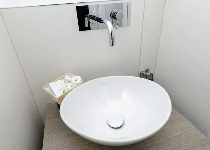 Apartment Small House Near The Station Milan