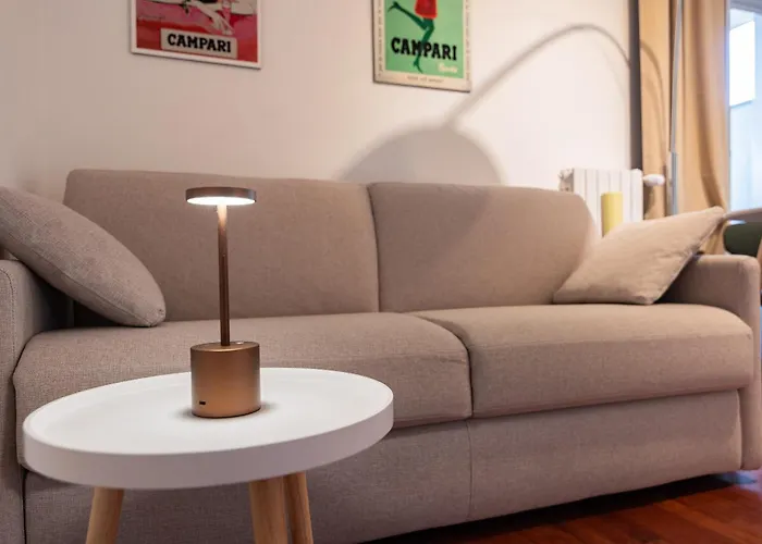 Daniele Flat - Free Wi-fi & M4 Metro Апартаменты *