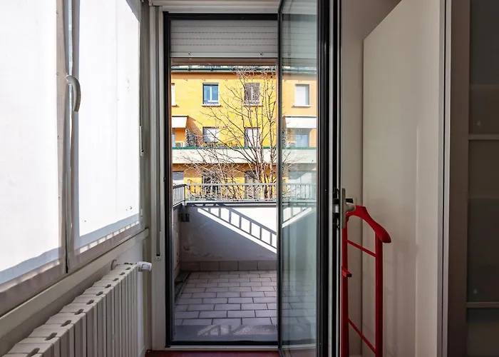 Apartment Daniele Flat - Free Wi-fi & M4 Metro *