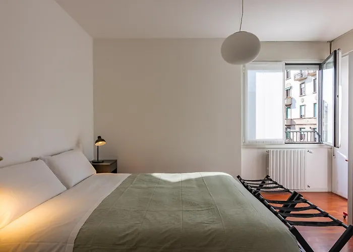 Daniele Flat - Free Wi-fi & M4 Metro Apartment *