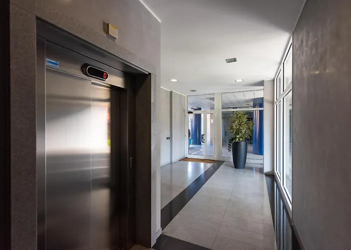 Daniele Flat - Free Wi-fi & M4 Metro Apartment Milan