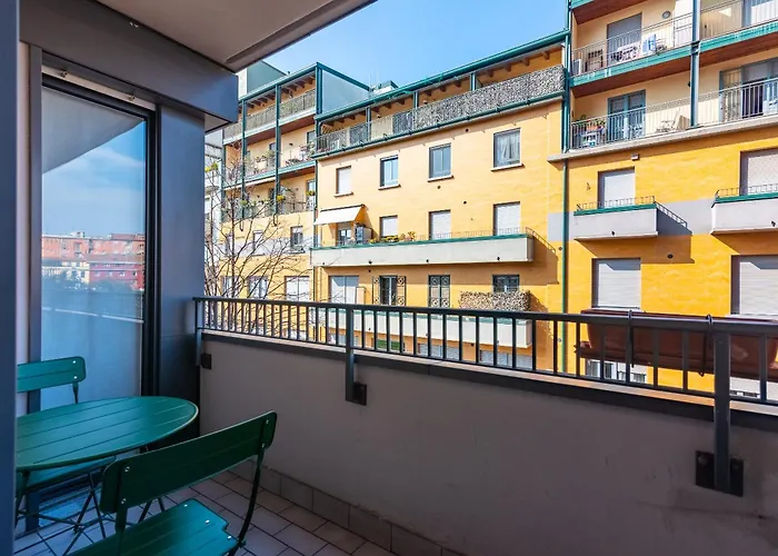 Daniele Flat - Free Wi-fi & M4 Metro Apartment Milan