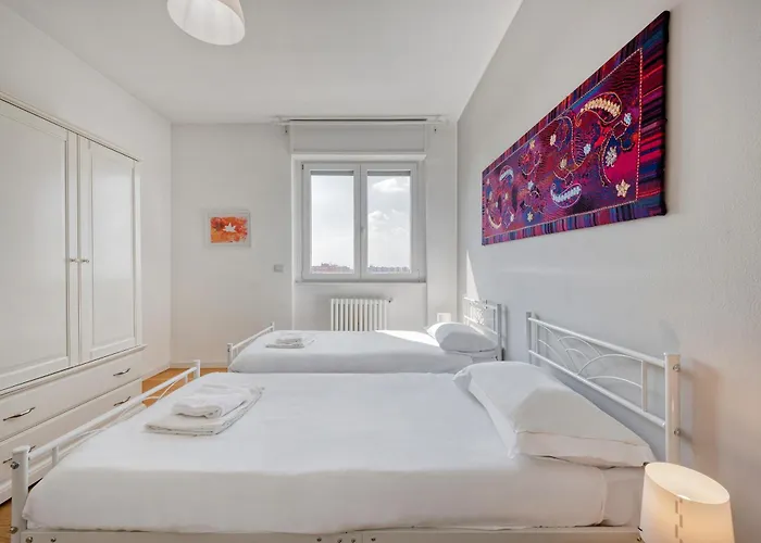 Omodeo, 19 - Ampio E Panoramico 米兰