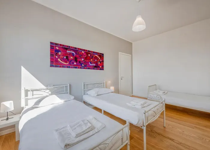 Omodeo, 19 - Ampio E Panoramico 公寓