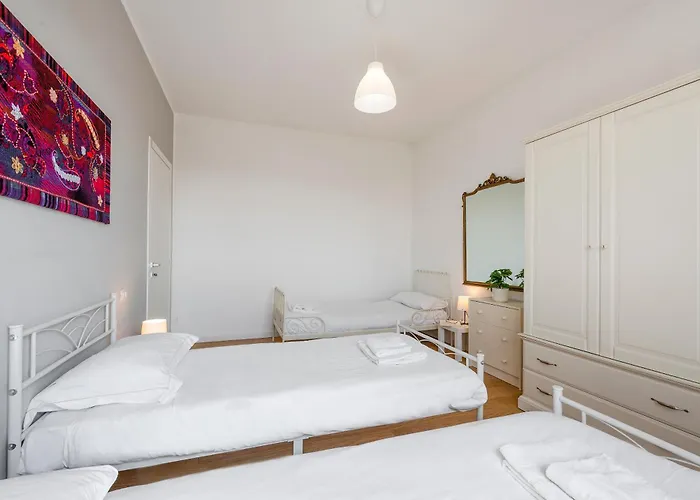 Omodeo, 19 - Ampio E Panoramico