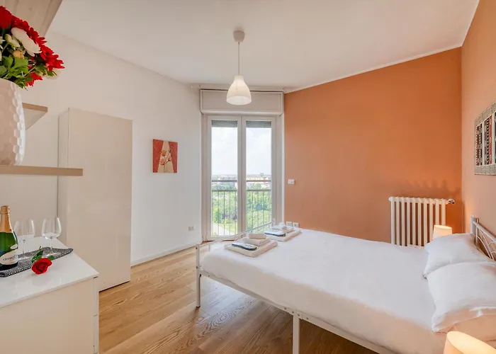 公寓 Omodeo, 19 - Ampio E Panoramico