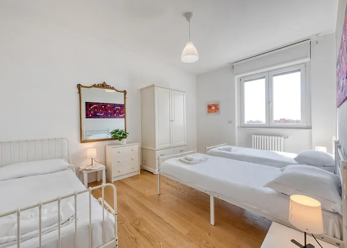 Omodeo, 19 - Ampio E Panoramico * 米兰