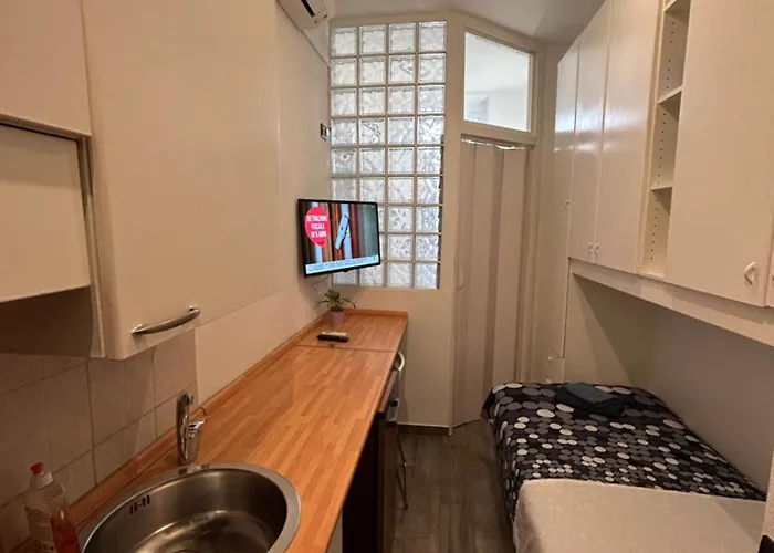 In Zona Loreto Vicino Metro Mm1 E Mm2 - Lippino 아파트 *