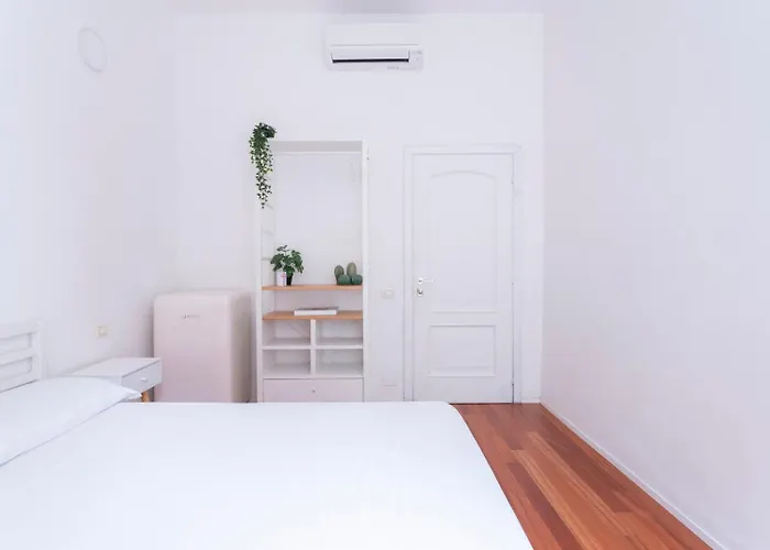 New! Lovely & Friendly In Center D *