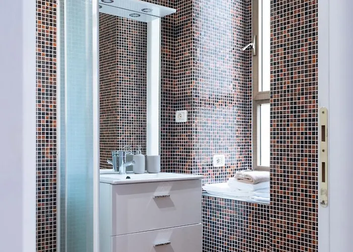 New! Lovely & Friendly In Center D Apartmán *