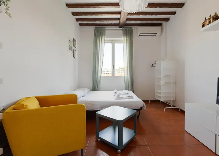 Guesthost - Savona District Comfy