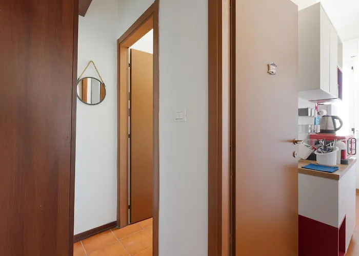 Guesthost - Savona District Comfy Milán