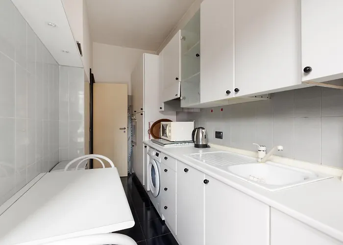 Appartement Guesthost - Forlanini - Functional With Balcony!