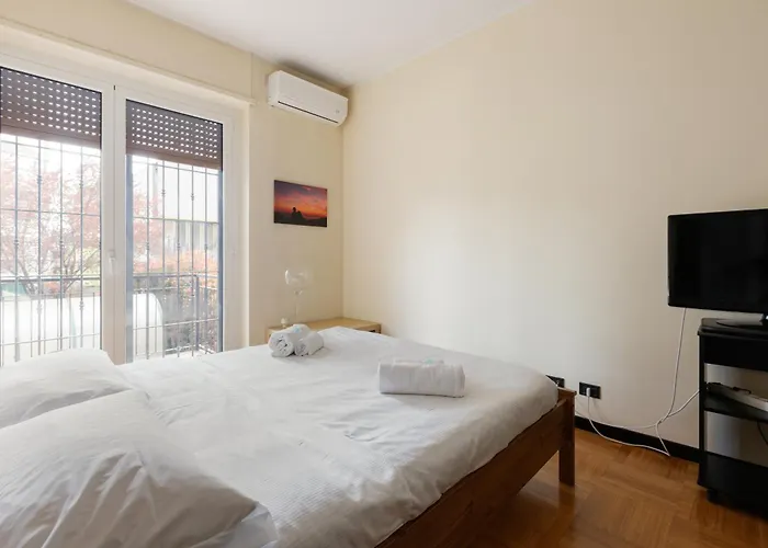 Guesthost - Forlanini - Functional With Balcony! Appartement *