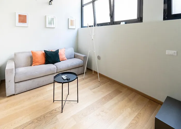 Modern Loft In Porta Venezia Apartament