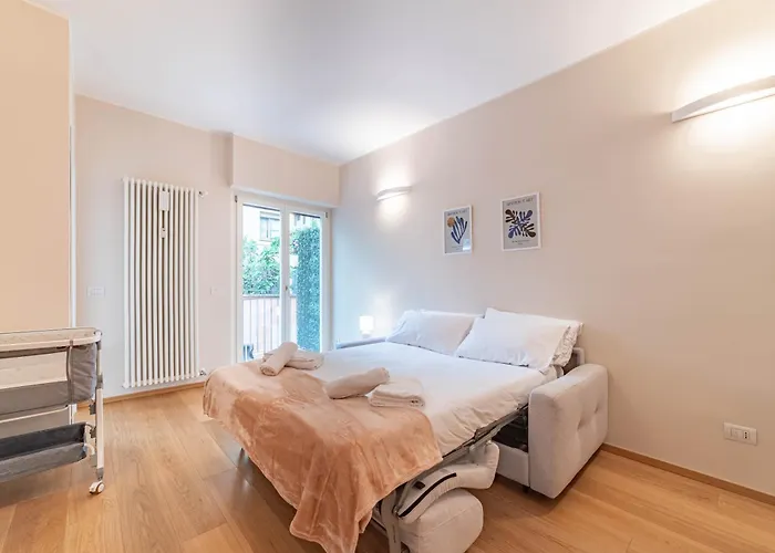 500 M From Corso Sempione, Close To Metro M5 * 米兰