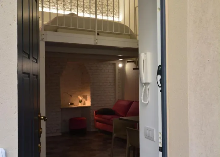 Lombardini 1 דירה