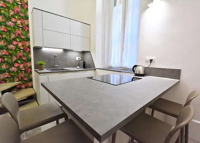 Lombardini 1 דירה *