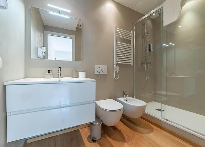 500 M From Corso Sempione, Close To Metro M5 米兰