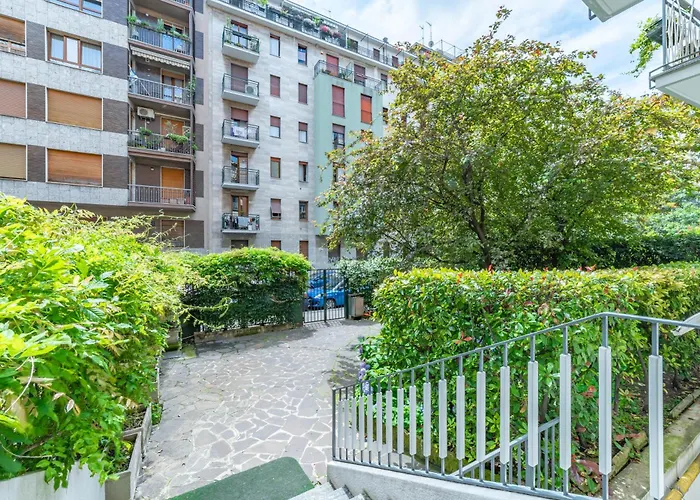 500 M From Corso Sempione, Close To Metro M5 * 米兰