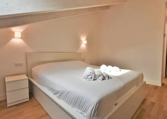 Apartamento White Attic Terrace By Interhome Milán