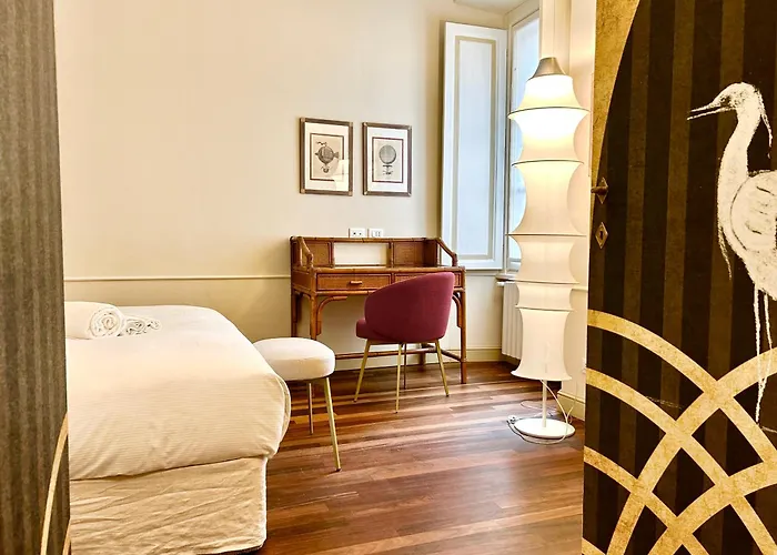 Elegant Historic On A Tree-lined Avenue Near Cadorna Station And Last Supper * Milán