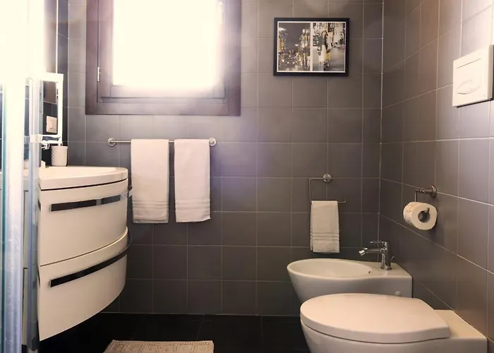 Bicocca Ultimo Piano Con Ampia Terrazza 公寓