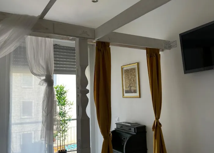 Four Bedroom In The Centre Of The Appartamento *