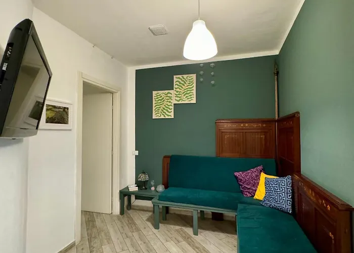 Апартаменты Four Bedroom In The Centre Of The Милан