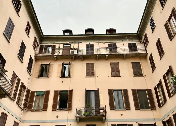 Purple House - Garibaldi Fs * 밀라노