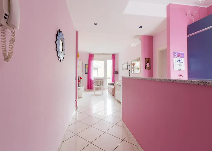 Mac Mahon - Colorful With Balcony! ミラノ