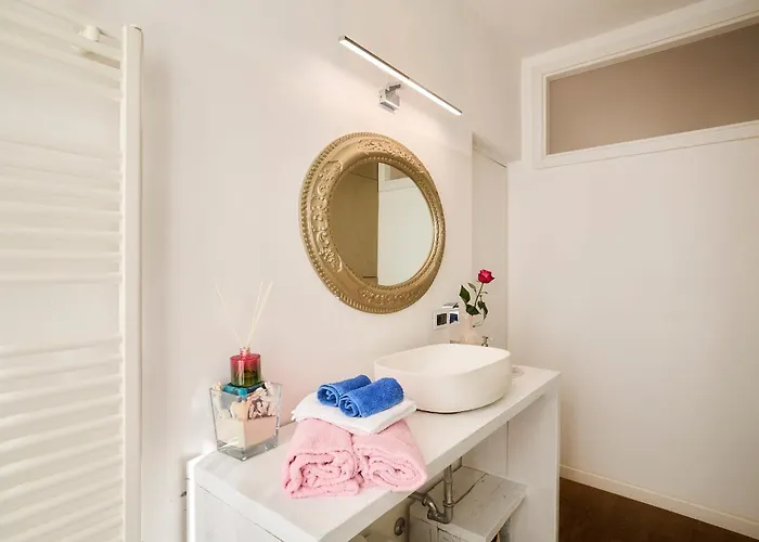 Luxy Close Navigli * Milano