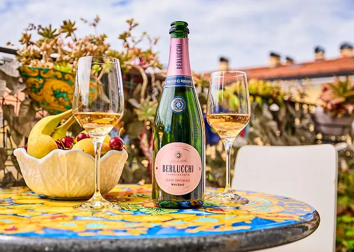 Luxy Close Navigli Milano