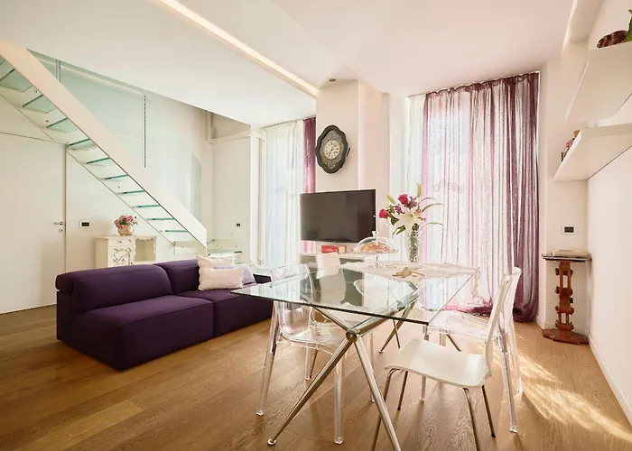 Luxy Close Navigli Milano