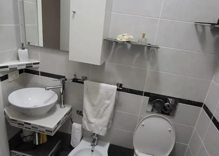 - Doppia Con Bagno Privato In Stupendo Attico Con Vista Mozzafiato 밀라노