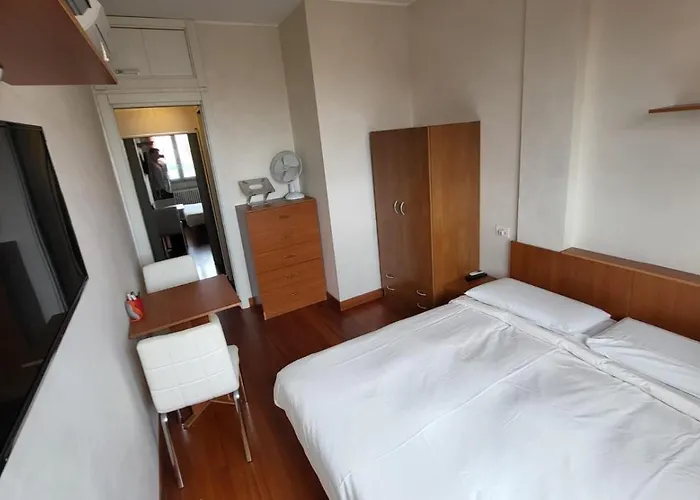 - Doppia Con Bagno Privato In Stupendo Attico Con Vista Mozzafiato 4* 밀라노