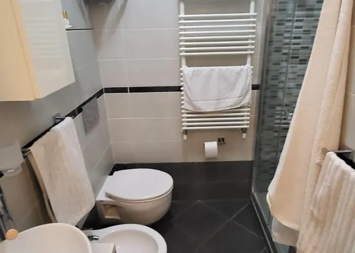 - Doppia Con Bagno Privato In Stupendo Attico Con Vista Mozzafiato Frühstückspension