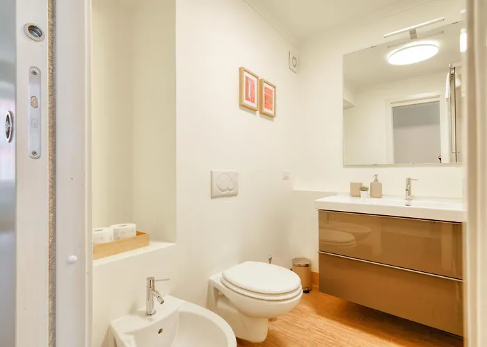 Fara 33 Cozy Flat In District ミラノ