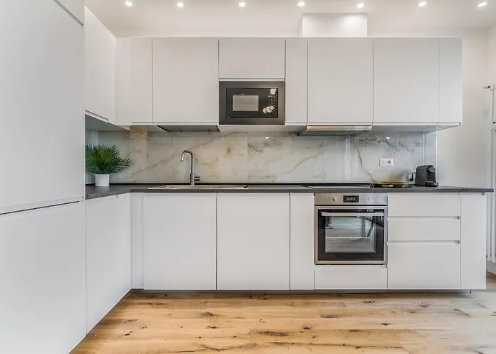 Апартаменты Via M D'agrate 4 Pax Wifi Sub26 *