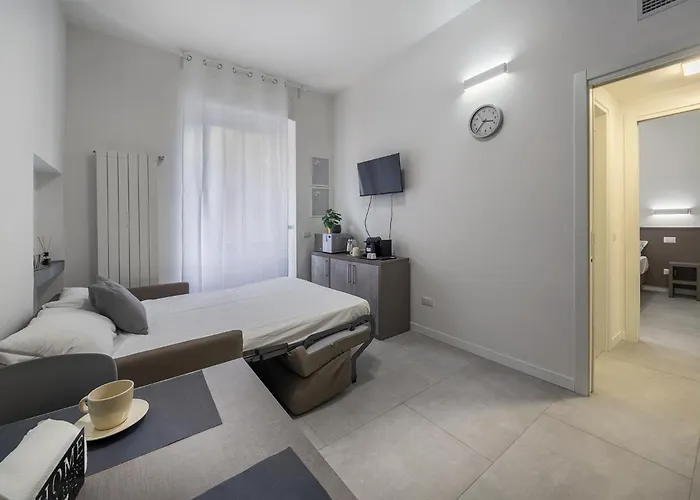 Eleven - Cozy * Milán