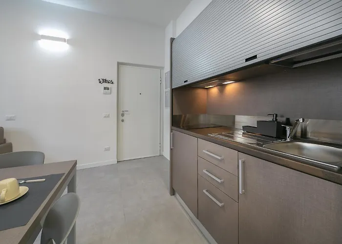 Eleven - Cozy * Milán