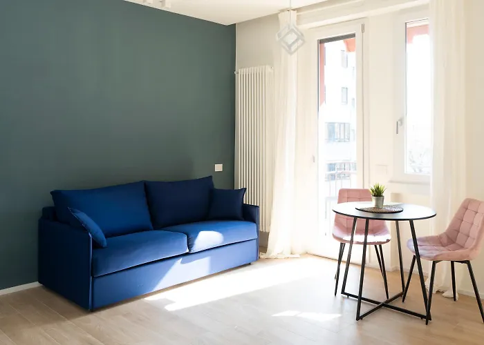 Bos1 - Station • New Chic • Milán