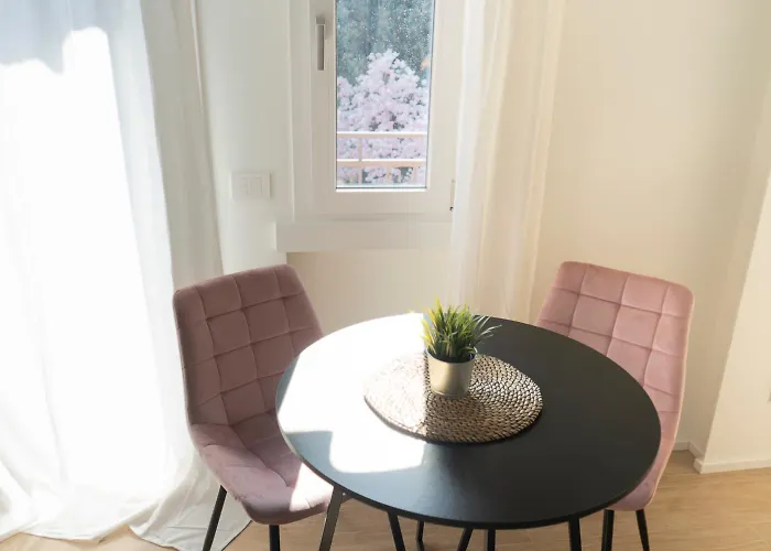 Bos1 - Station • New Chic • Apartamento