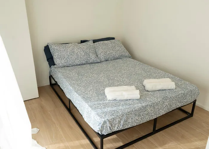 Bos1 - Station • New Chic • *